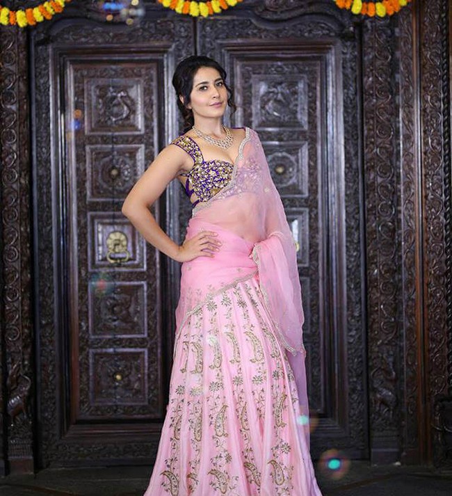 Actress Raashi Khanna Stills